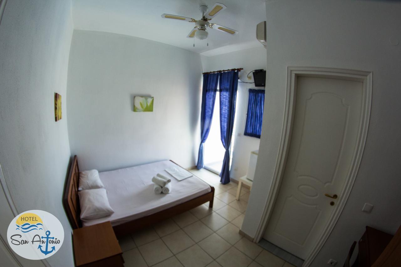 San Antonio Hotel & Apartments Мегали Амос Екстериор снимка