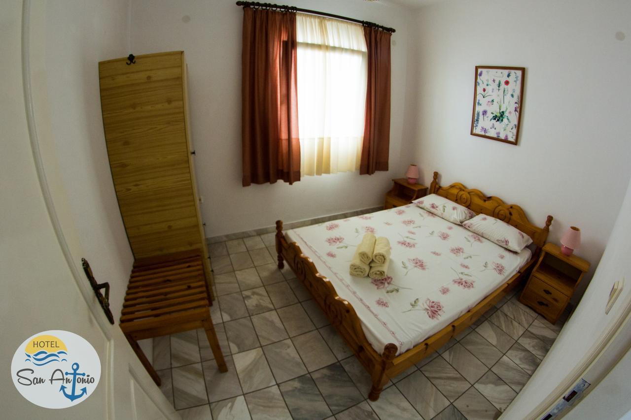 San Antonio Hotel & Apartments Мегали Амос Екстериор снимка