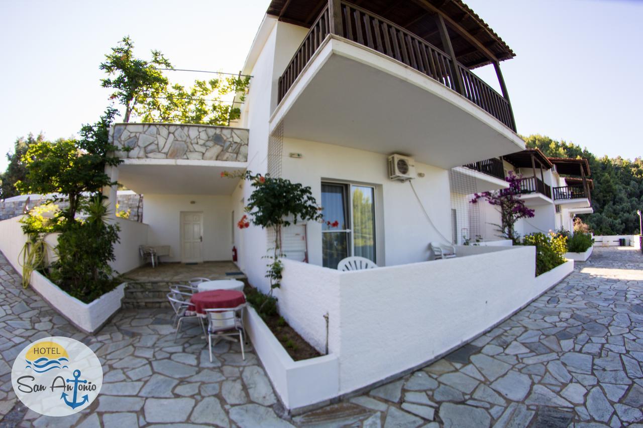 San Antonio Hotel & Apartments Мегали Амос Екстериор снимка
