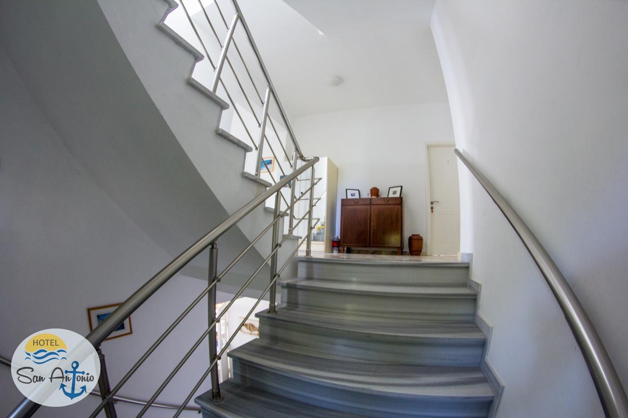 San Antonio Hotel & Apartments Мегали Амос Екстериор снимка