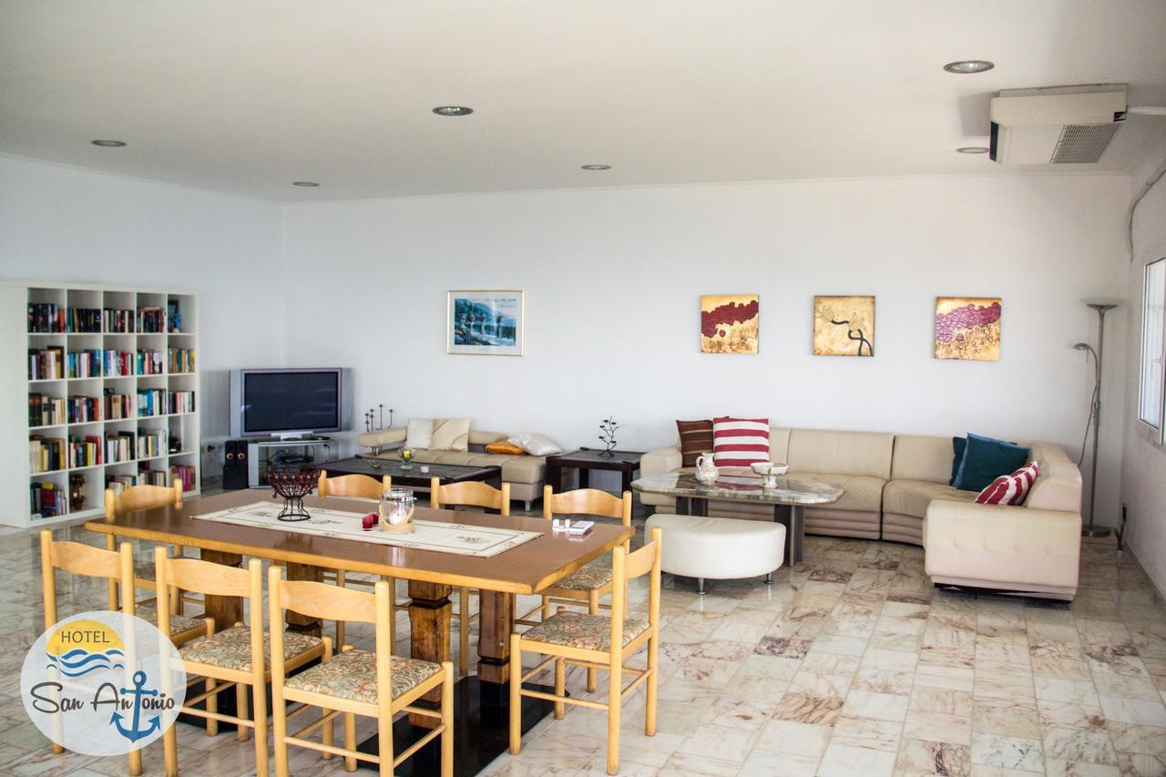 San Antonio Hotel & Apartments Мегали Амос Екстериор снимка