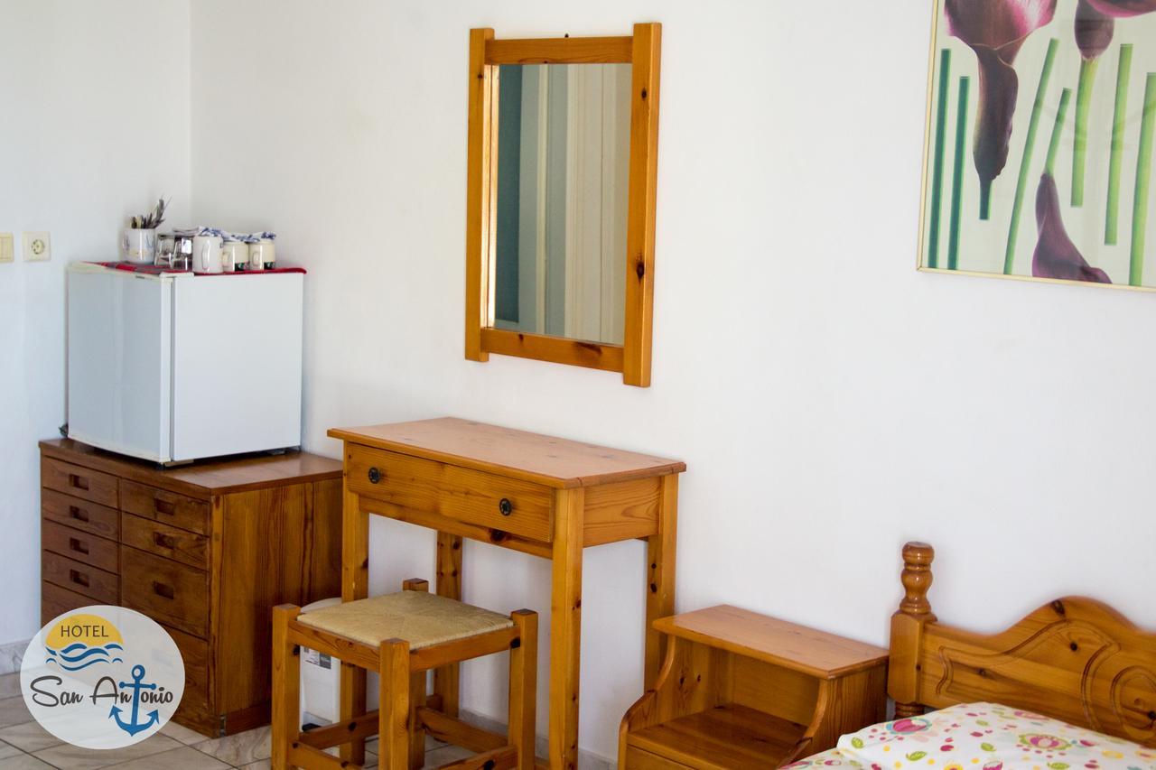 San Antonio Hotel & Apartments Мегали Амос Екстериор снимка